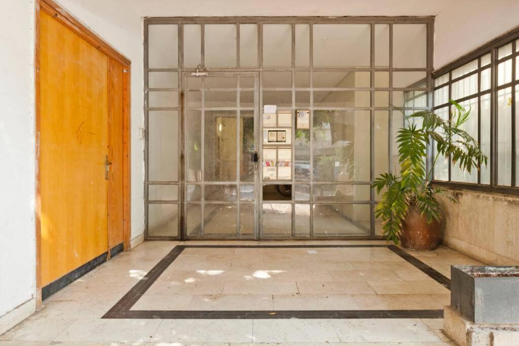 Big Apartment Next To Gordon Beach Plus Free Parking 텔아비브 외부 사진