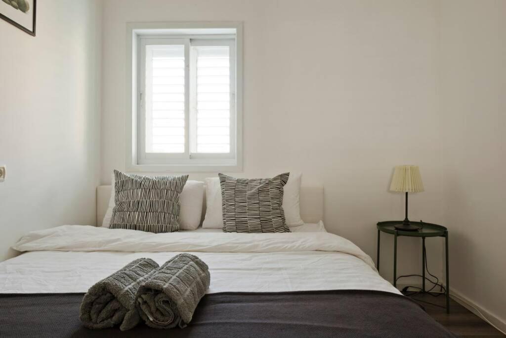 Big Apartment Next To Gordon Beach Plus Free Parking 텔아비브 외부 사진
